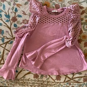 Women’s Top with open shoulders